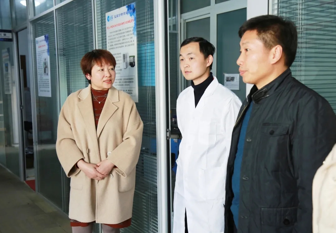新站高新区总工会为am8亚美科技周冠辰蓝领创新工作室授牌